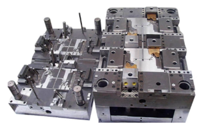 En esta área contamos tanto con tornos y fresadoras convencionales, como también con centros de maquinados CNC para poder elaborar cualquier tipo de molde que adapte a sus necesidades.